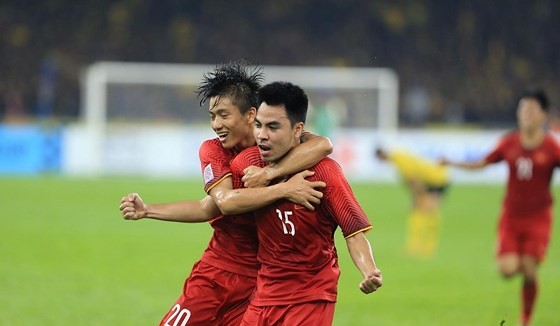 Sticker Duc Huy scores in the 26th minutes of the first match
