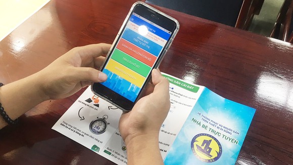 Người dân Nhà Bè phản ánh vi phạm trật tự đô thị qua smartphone