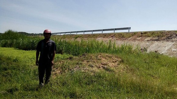 đất nông nghiệp bên đường cao tốc bị sa bồi