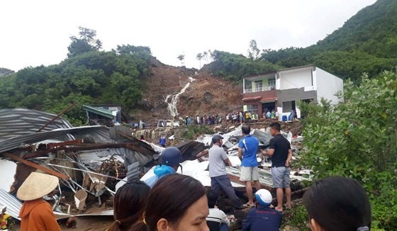 Heavy rains after the 8th typhoon cause landslides in Nha Trang City