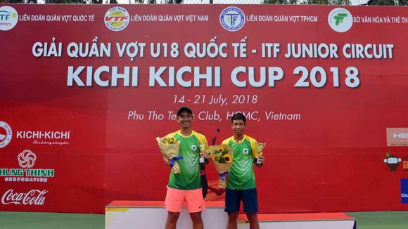 Thái Nguyên – Tiến Thịnh về nhì ở nội dung đôi nam. Ảnh: Nhật Anh