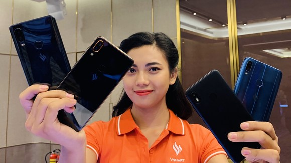 Bố chiếc di động của Vsmart