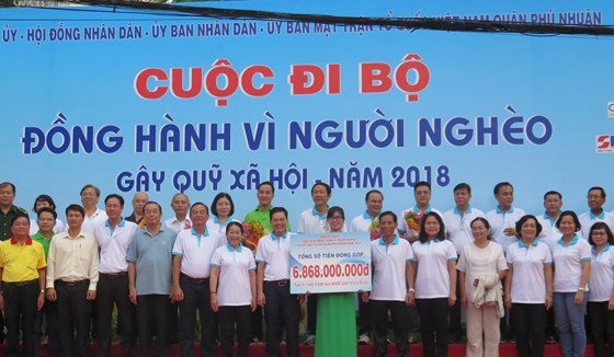Annual charity walk for poor raises VND 6.8 billion.