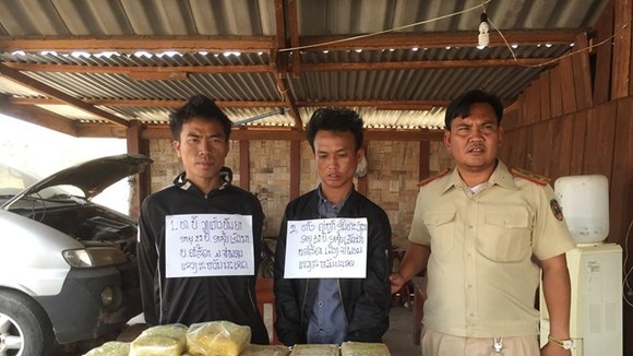 The suspects were arrested with 118,000 meth pills (Photo: VNA)
