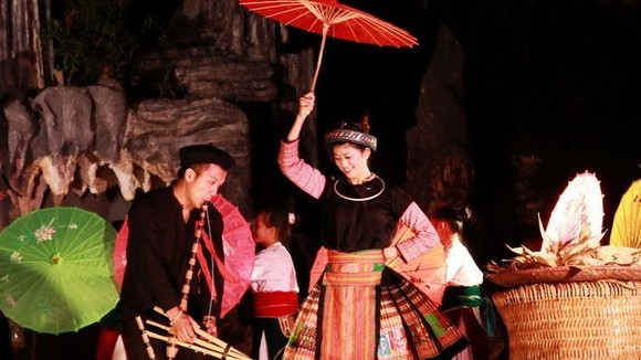 A festival honouring the cultural value of Khen (panpipe) of the Mong ethnic minority people will be held in Dong Van town from April 27-28. (Photo: VNA)
