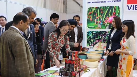 At the Vietnamese booth (Photo: VNA)