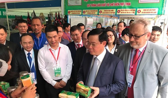 The 2019 trade promotion fair for cooperatives is opened at opened at Hoa Lu Sports Center