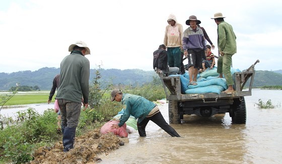 Local people continue their efforts to protect dyke systems