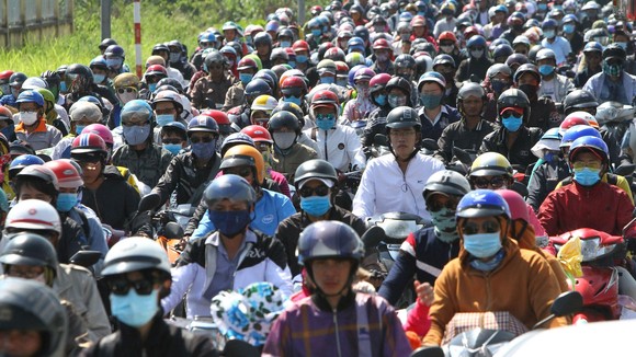 The extreme traffic congestion frequently occurs on National Highways across Southern provinces