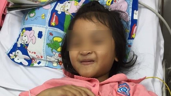 Bé gái đã khỏe mạnh và phục hồi sau khi cắt đốt điện sinh lý thành công