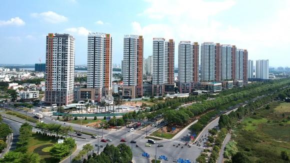 Nhiều doanh nghiệp bất động sản phát hành trái phiếu để đầu tư. Ảnh: THÀNH TRÍ