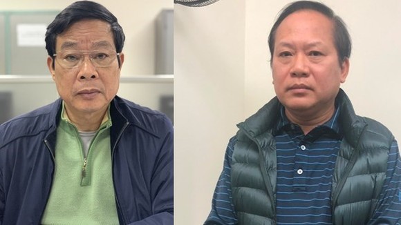 Former Ministers of Information and Communications Nguyen Bac Son (L) and Truong Minh Tuan