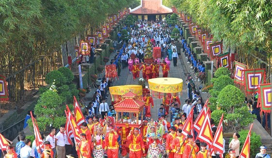 A view of the ceremony hosted to commemorate Hung Kings in HCMC's District 9 on April 14 (Photo: SGGP)