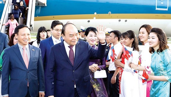 PM Nguyen Xuan Phuc at the Pulkovo 1 Airport in Saint Petersburg (Photo: VNA)