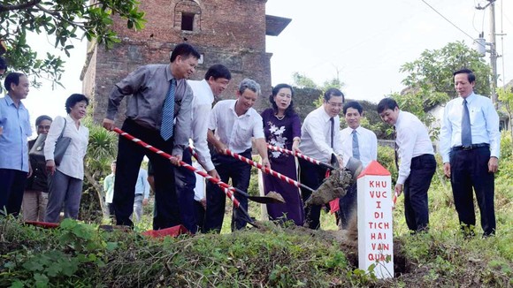 Lãnh đạo tỉnh Thừa Thiên – Huế và TP Đà Nẵng cùng nhau chôn cột mốc khu vực 1 di tích Hải Vân Quan