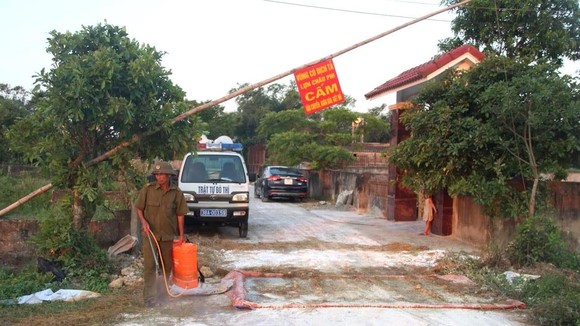 Xử lý tiêu độc khử trùng khu vực có dịch tả heo châu Phi ở Hà Tĩnh