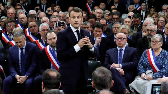 Cuộc gặp giữa Tổng thống Macron với hơn 600 thị trưởng vùng Normandie