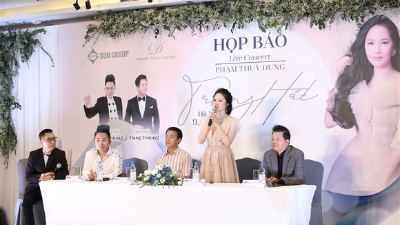 Sao Mai Phạm Thùy Dung họp báo giới thiệu live-concert "Trăng hát"
