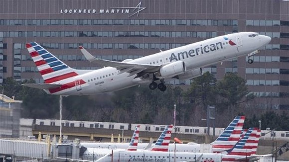 Máy bay Boeing 737 của Hãng hàng không American Airlines cất cánh từ sân bay quốc gia Ronald Reagan ở Arlington, Virginia, Mỹ, ngày 11/3/2019. (Ảnh: AFP/ TTXVN)