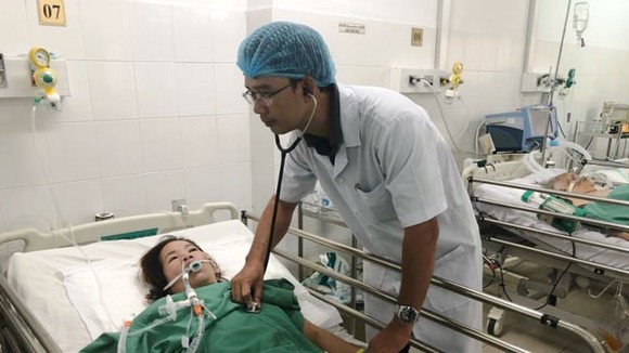 Bệnh nhân được chăm sóc tại bệnh viện.