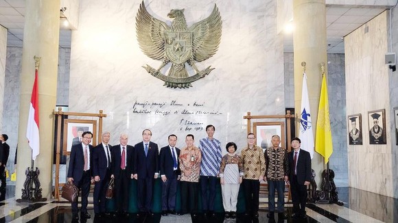 Đoàn đại biểu cấp cao TPHCM tại Đại học Indonesia. Ảnh: KIỀU PHONG
