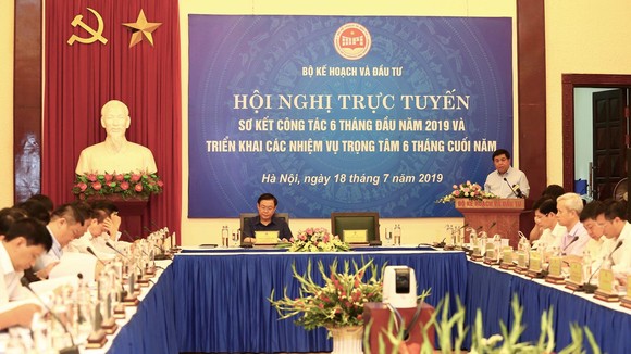 Ủy viên Bộ Chính trị, Phó Thủ tướng Vương Đình Huệ tham dự, chỉ đạo Hội nghị trực tuyến sơ kết công tác 6 tháng đầu năm 2019 và triển khai nhiệm vụ trọng tâm 6 tháng cuối năm của Bộ Kế hoạch và Đầu tư