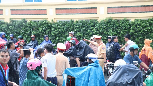 Cảnh sát giao thông TPHCM đảm bảo an toàn trong kỳ thi tốt nghiệp THPT 2019.