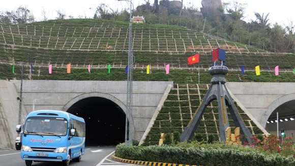 Hầm đường bộ Đèo Cả