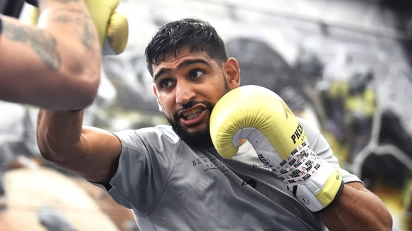 Amir Khan tiết lộ anh đã ký hợp đồng với Manny Pacquiao