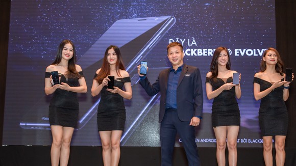Smartcom chính thức ra mắt Blackberry Evolve