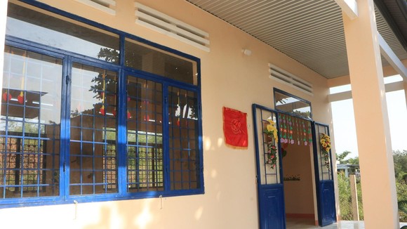 Lới học mới vừa được trao tặng
