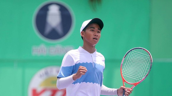 Tay vợt Minh Đức.