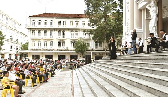 An outdoor concert in the municipal Opera House