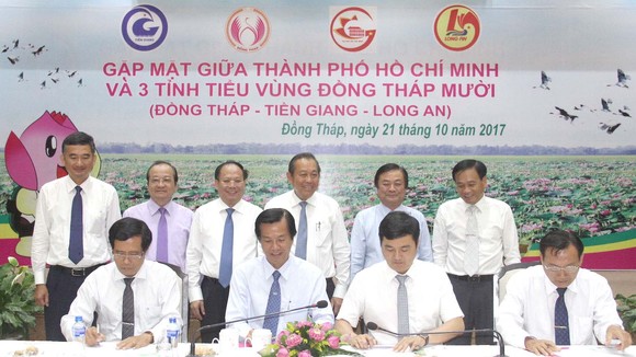 TPHCM và các tỉnh trong tiểu vùng Đồng Tháp Mười ký hợp tác về du lịch
