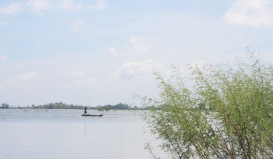 People in the Mekong Delta expect flooding season to earn their livelihood (Photo: SGGP)