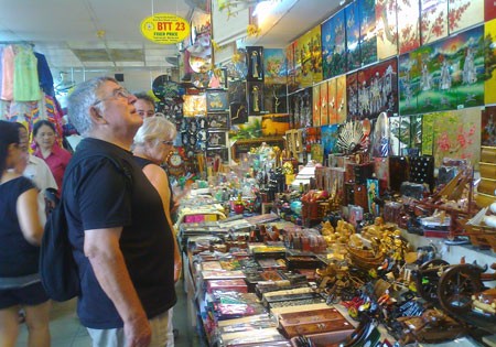Tourist arrivals to Vietnam up 28 percent year on year