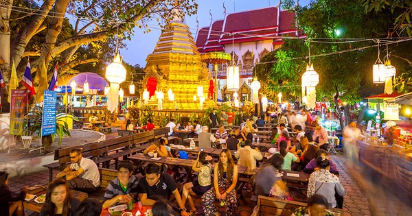 Loạn giá tour