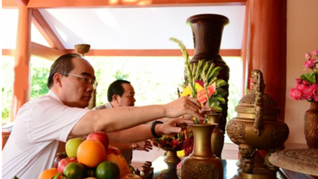 Bí thư Thành ủy TPHCM Nguyễn Thiện Nhân làm việc và thăm gia đình chính sách tại Cà Mau ảnh 1