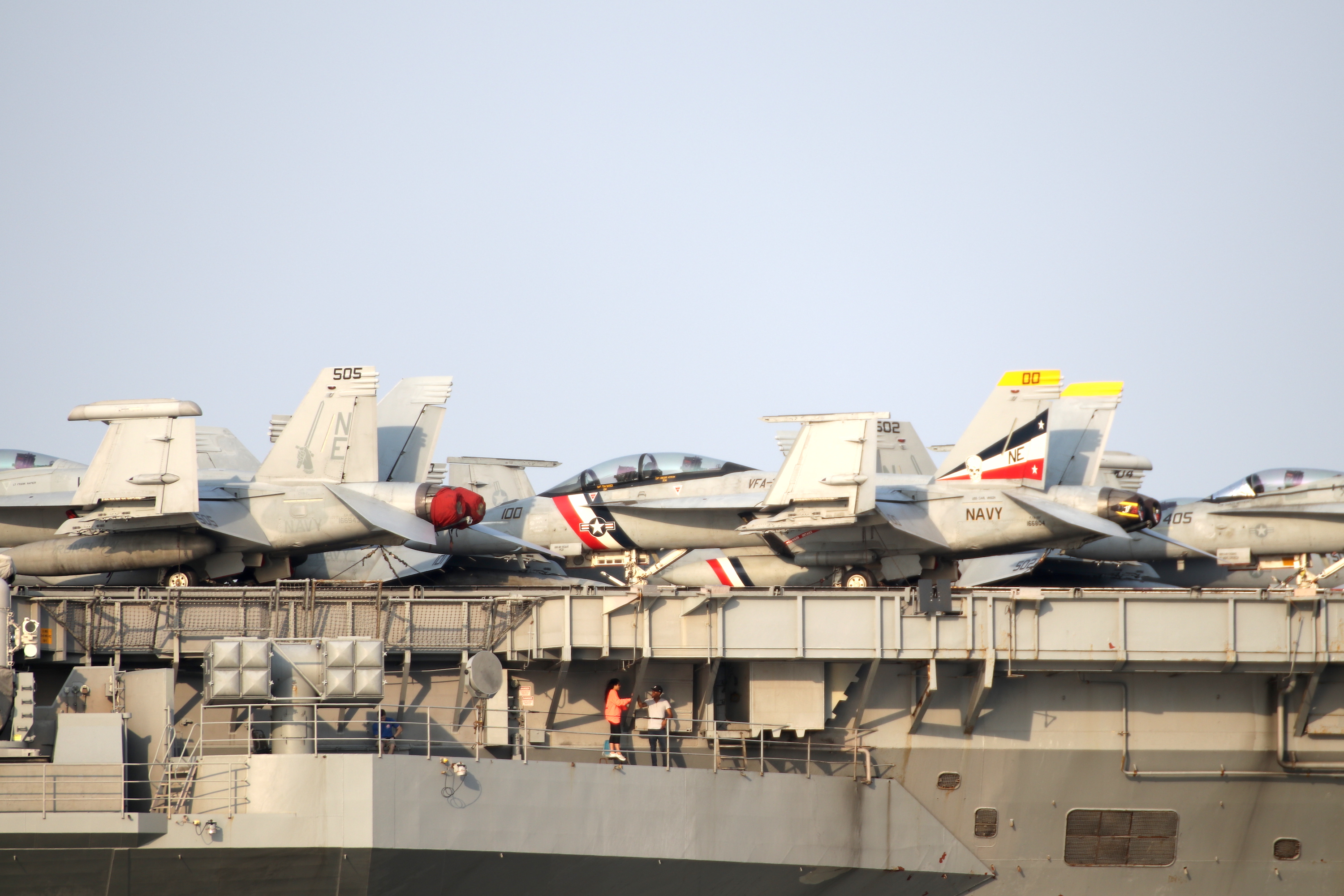 Tận mắt chiêm ngưỡng tàu sân bay USS Carl Vinson tại Đà Nẵng ảnh 4