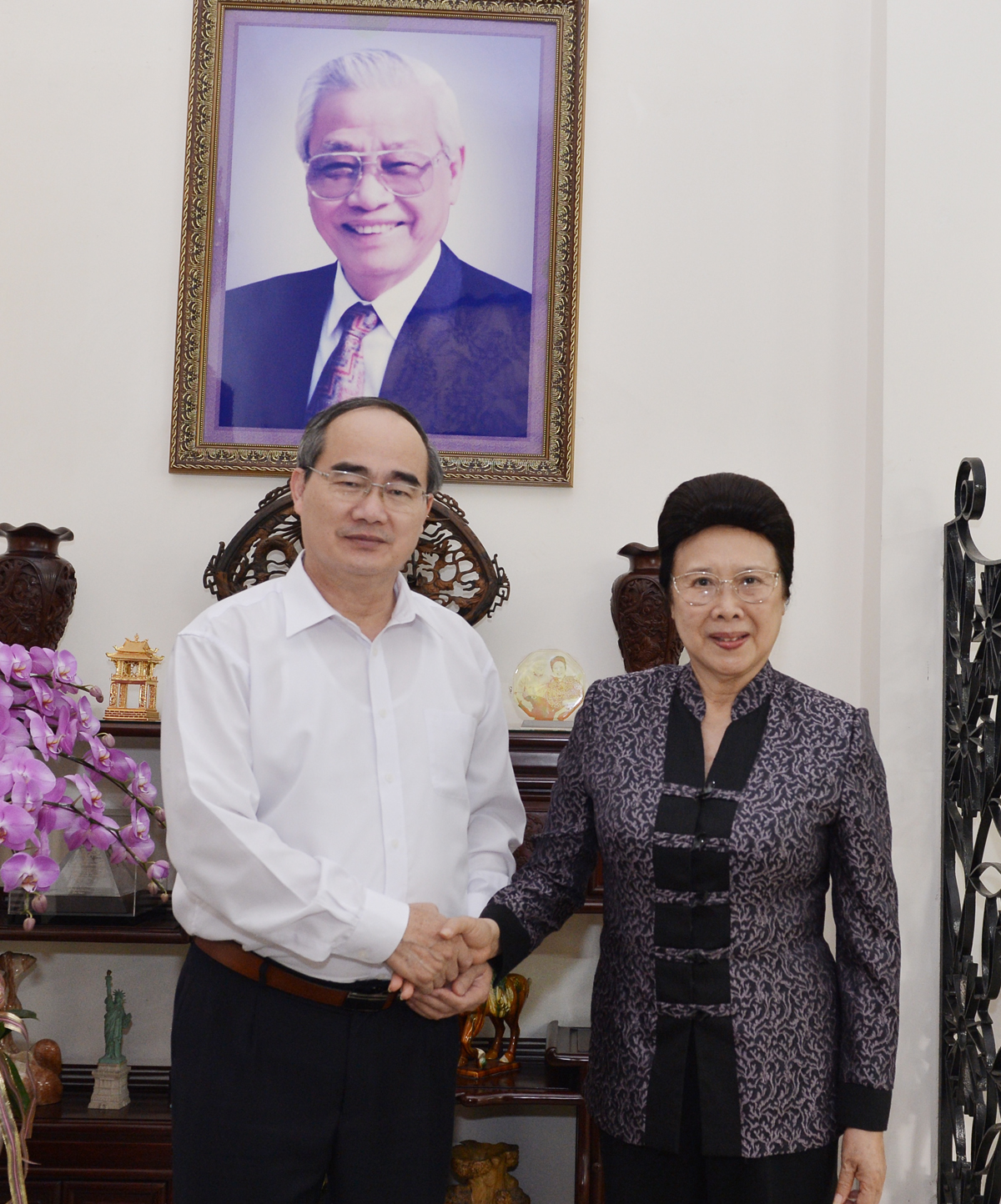 Bí thư Thành ủy TPHCM Nguyễn Thiện Nhân thăm, chúc Tết nguyên Thủ tướng Nguyễn Tấn Dũng ảnh 2