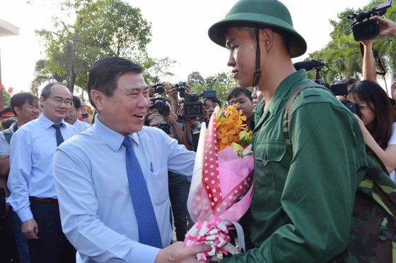 4.470 thanh niên TPHCM lên đường gánh vác trọng trách bảo vệ Tổ quốc ảnh 1