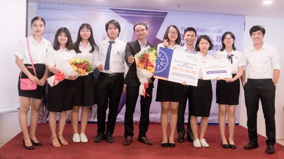 UK Academy đại diện Việt Nam tham dự vòng thi khu vực châu Á - Thái Bình Dương ITC 2018 ảnh 1