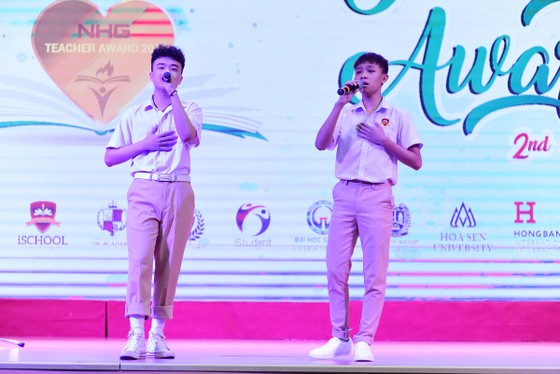 Tim vàng khắc ghi công ơn nhà giáo ảnh 3