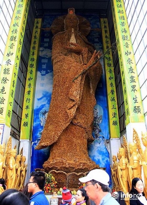 大勒靈福寺 ── 獨特的瓷碎片建築 ảnh 2