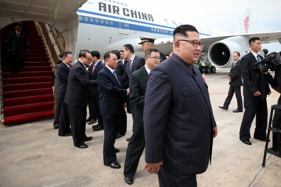 美總統抵新 金正恩會見李顯龍 ảnh 1