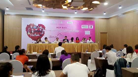 Chương trình ca nhạc gây quỹ mổ mắt cho trẻ em nghèo, bất hạnh ảnh 1