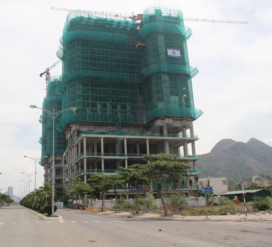 Làm 1km đường, hoán đổi 1ha “đất vàng” ven biển ảnh 1