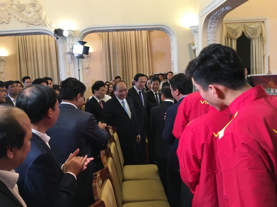 Xây 500 nhà cho người nghèo từ 20 tỷ đồng tiền đấu giá áo và bóng của cầu thủ U23 VN ảnh 1