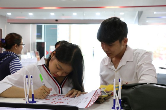 Ngày 6-8, một số trường đại học tại TPHCM công bố điểm chuẩn ảnh 4