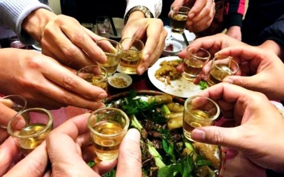 Rượu, bia tràn lan ảnh hưỏng cam kết của Việt Nam với thế giới ảnh 1